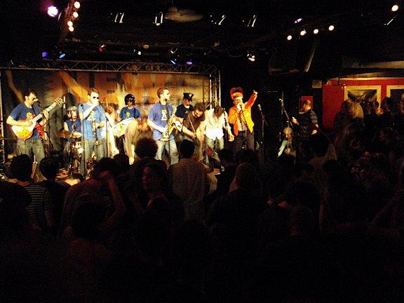 NewMorning-2008-COSMOPOLICE-182.jpg